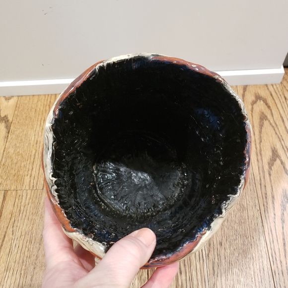 Cool unique clay vase - Picture 3 of 6